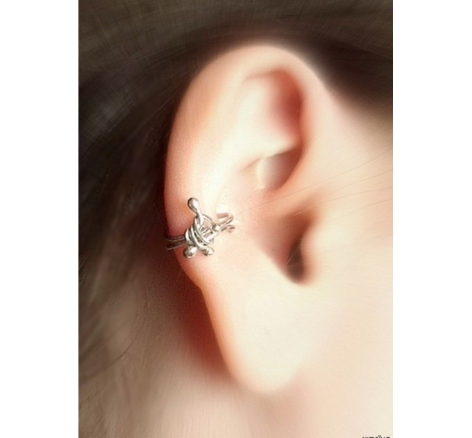 Sterling silver ear cuff - No piercing Ear Cuff - Fake conch ring