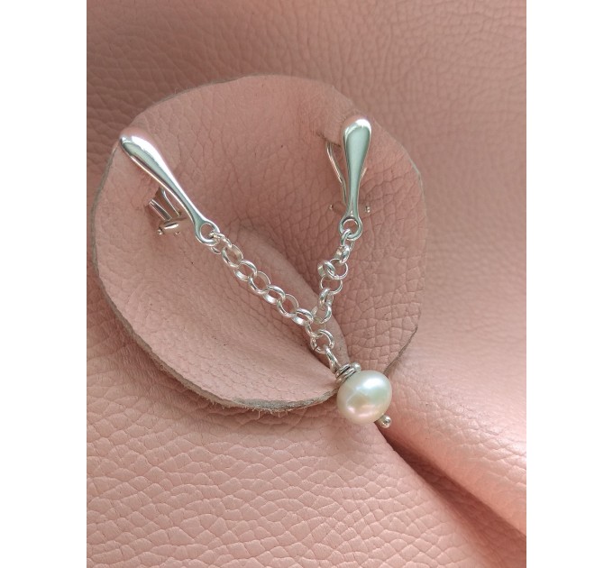 Clitoral Jewellery serling silver with white natural pearl  Faux piercing  with silver chain  Non Piercing Clit Clip Adult fun sex toys