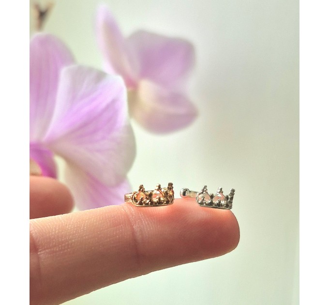 Crown Ear Cuff – No-Piercing Gold Crown Earring 