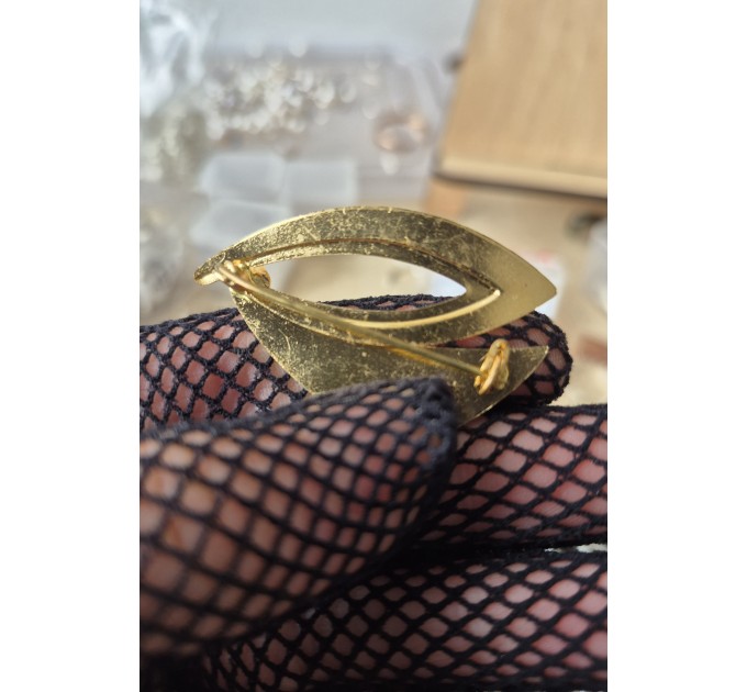 Art Deco Style Gold Leaf Brooch with Synthetic Pearl — Vintage by SilverBuds