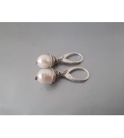 Sterling silver earrings with natural pearls